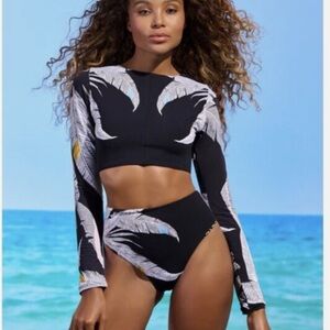 NWOT Sz M Maaji Feather Spectacle Crop Top Rashguard Shirt and Bottoms SET